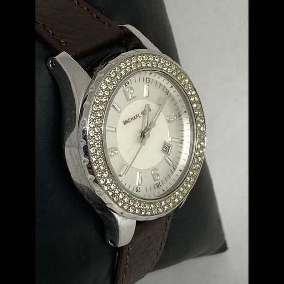 Michael Kors MK5401 Women's Brown Leather Analog White Dial Quartz Watch XX948 - Picture 5 of 12